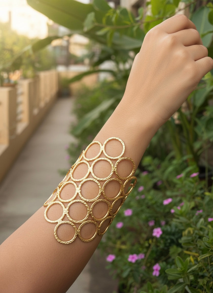 Elara Cuff