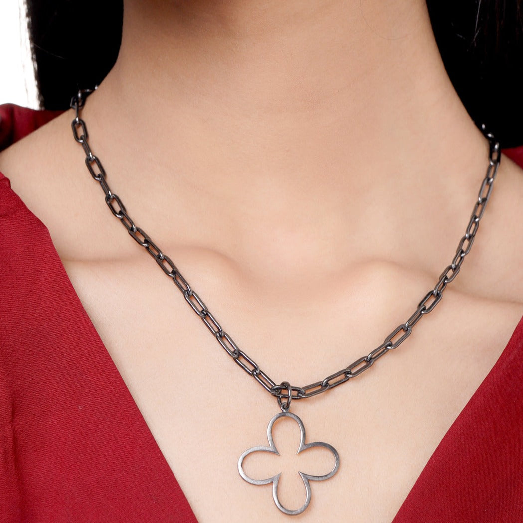 Bud Necklace - Black