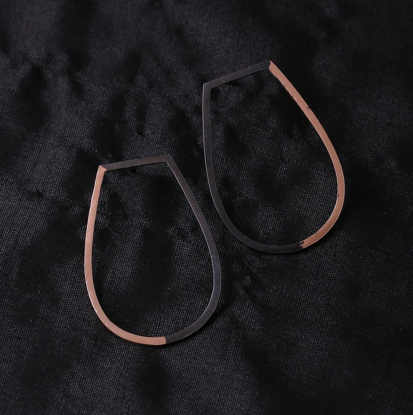 Sunken Earrings - Rose Gold/ Black