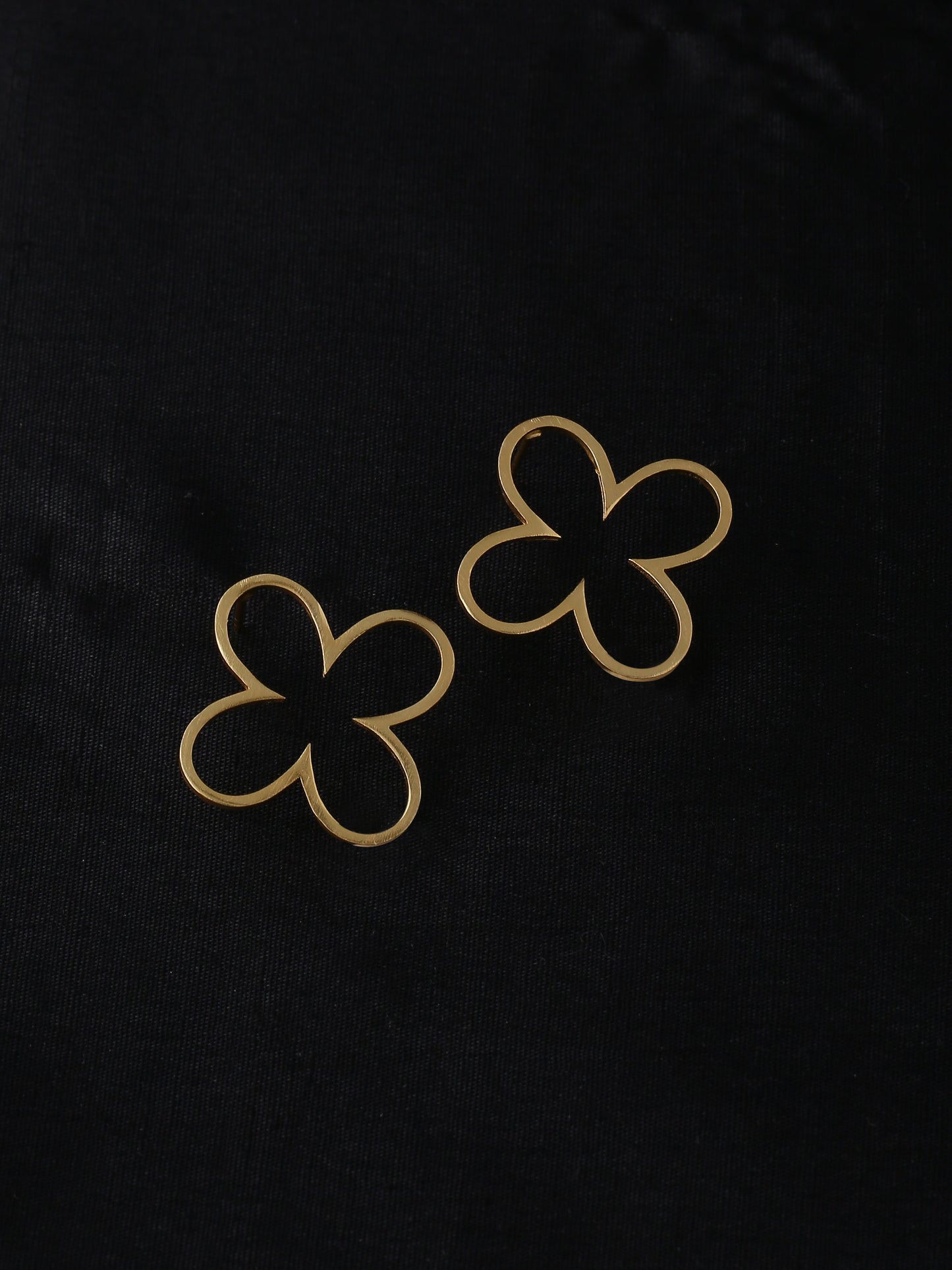 Bud Earrings - Golden