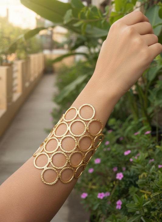 Elara Cuff