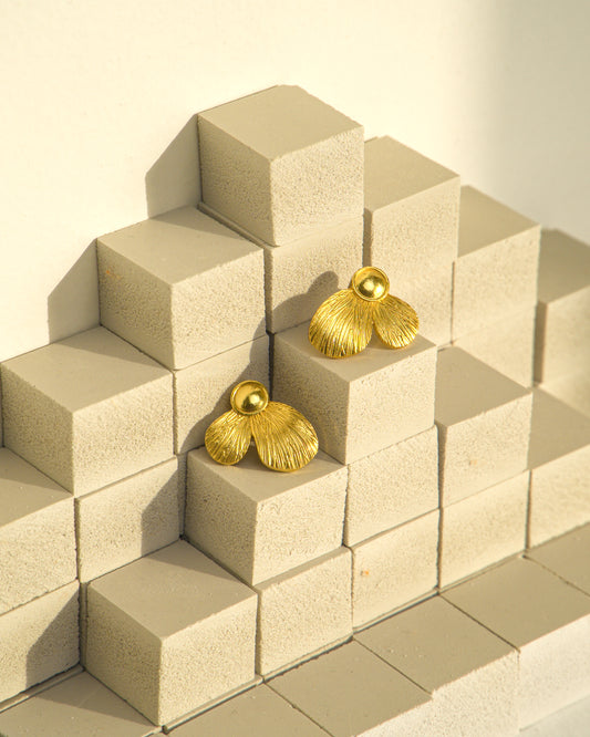 Emi Studs